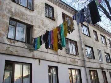 6 гуртожитків за 5 мільйонів: Луцькрада взяла на комунальний баланс відомче житло