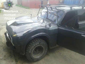 Аварія в Луцьку: винуватець вкрав телефон та втік з місця події