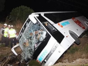 У Туреччині розбився туристичний автобус, постраждало 45 людей