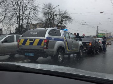 Ранкова аварія у Луцьку: стукнулись два Renault. ФОТО