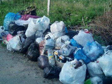 У Шацькому районі комунальники не хочуть «на халяву» вивозити сміття