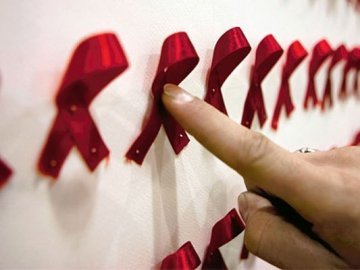 ВІЛ знову атакує Україну