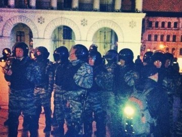 На Майдан Незалежності прийшло кілька сот бійців «Беркуту», - соцмережі 