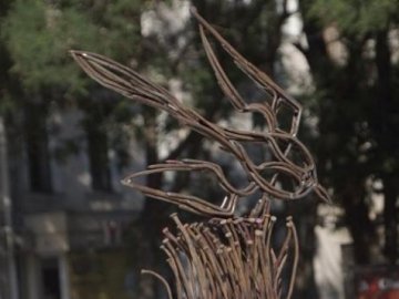  «Птах Свободи» з металобрухту від одеського скульптора. ФОТО