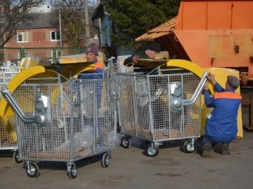 Луцьк отримав 38 контейнерів для сміття на майже 200 тисяч гривень. ФОТО 