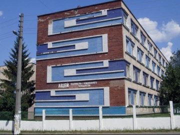 Стрілянина у школі в Києві: поранили школяра