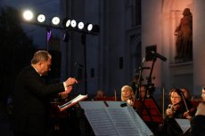Камерний оркестр та хор, театралізована історія кафедрального  костелу: у Луцьку стартував арт-променад. ФОТО