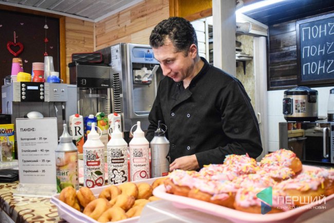 Як колишній поліцейський почав продавати пончики у Луцьку. ФОТО