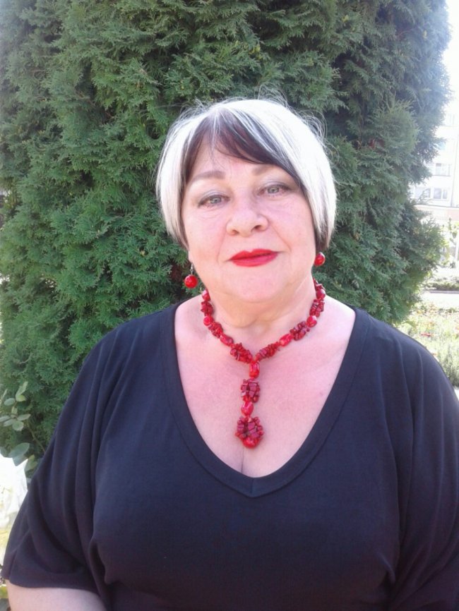 «Композитор – не поет»: відома луцька вчителька музичного мистецтва розповіла, як ледь не проміняла творчість на фехтування