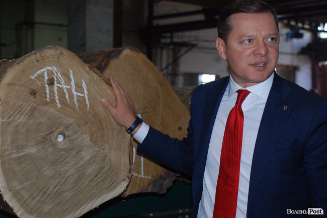 Ляшко на Волині нагороджував медиків, обробляв дерево та зустрівся з митрополитом Михаїлом