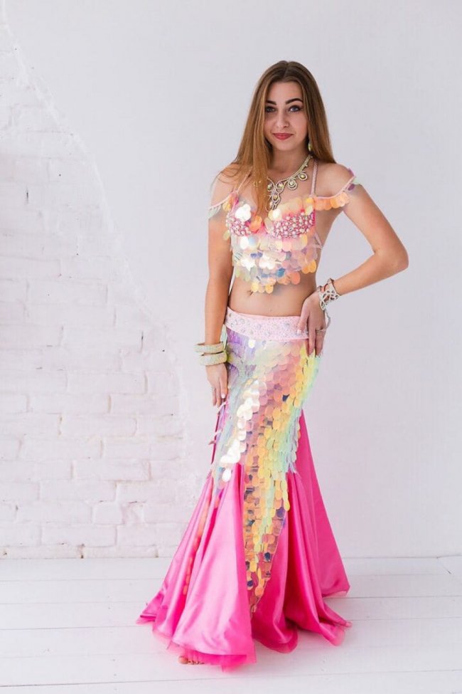 У центрі Луцька відкрили танцювальну школу для дітей і дорослих*