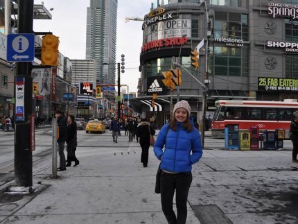 «Нотатки мандрівниці» Марії Мовшук: студенти в піжамі, «забиті» холодильники та українці в Канаді