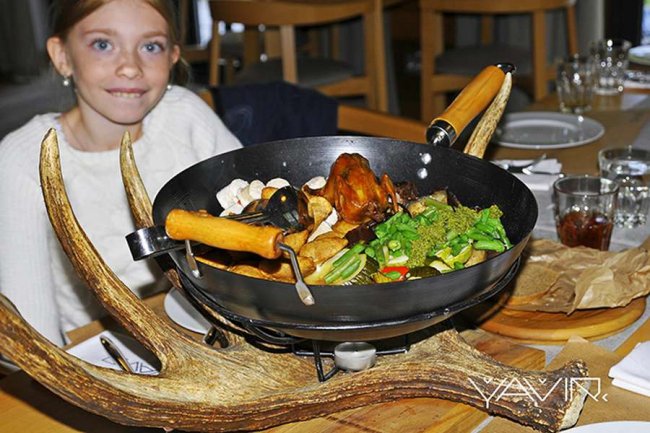 Стильний екоресторан і відкриття будинку мисливця: як на Волині руйнують стереотипи про лісове господарство. ФОТО