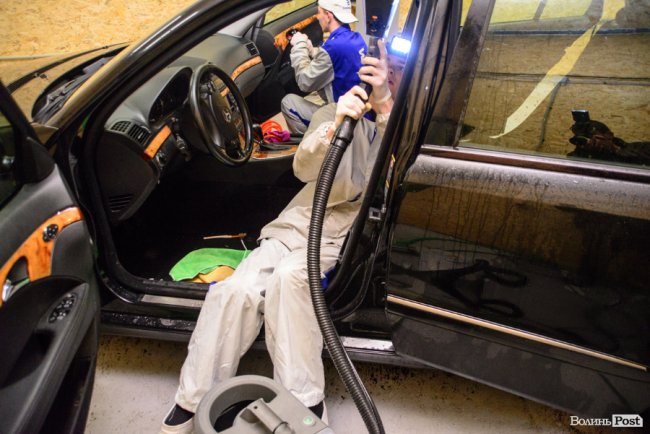 Майже стерильне авто: у Луцьку працює потужна автохімчистка «Торнадо»*