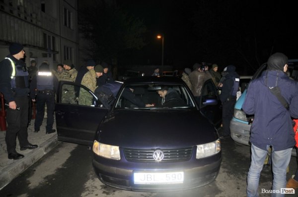 «Нічна варта»: розбиті вітрини, п‘яний «беркут» та порізані дівчата