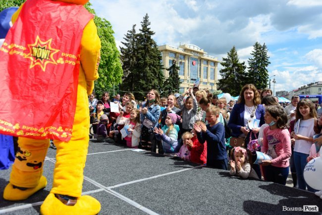 Морозива багато не буває: у Луцьку влаштували грандіозне свято найсмачніших солодощів та найяскравіших емоцій. ФОТО*