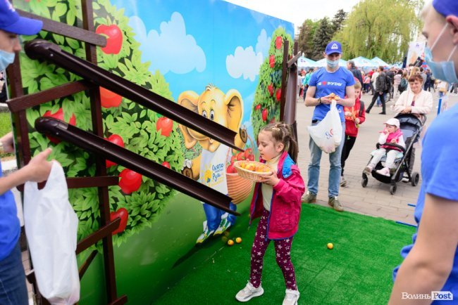 Морозива багато не буває: у Луцьку влаштували грандіозне свято найсмачніших солодощів та найяскравіших емоцій. ФОТО*
