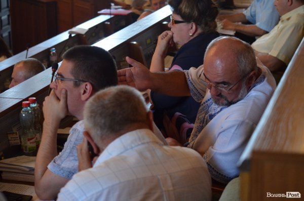 Дорогі й не дуже депутати місцевих рад