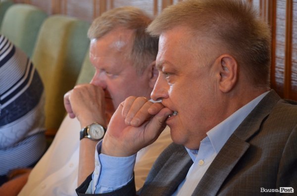 Дорогі й не дуже депутати місцевих рад