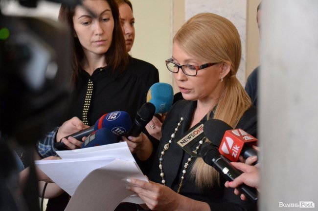 Журналісти обступили Тимошенко 