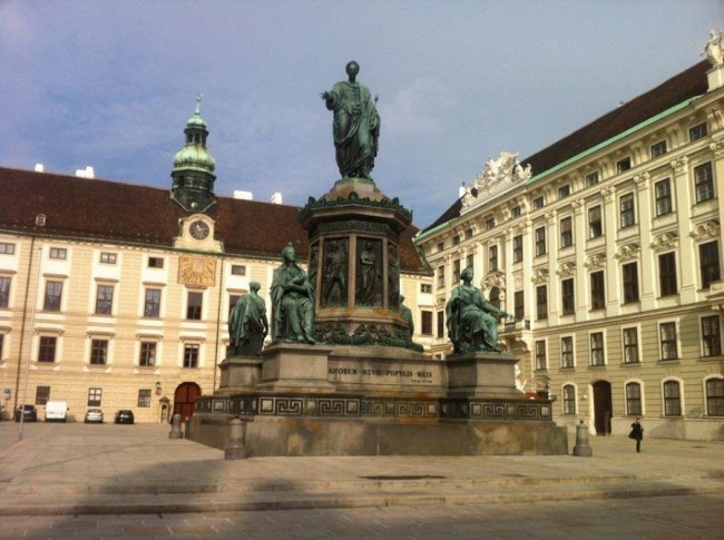 «Нотатки мандрівниці» Маї Голуб: Відень – місто балів, палаців, смачних шніцелів і кебабів