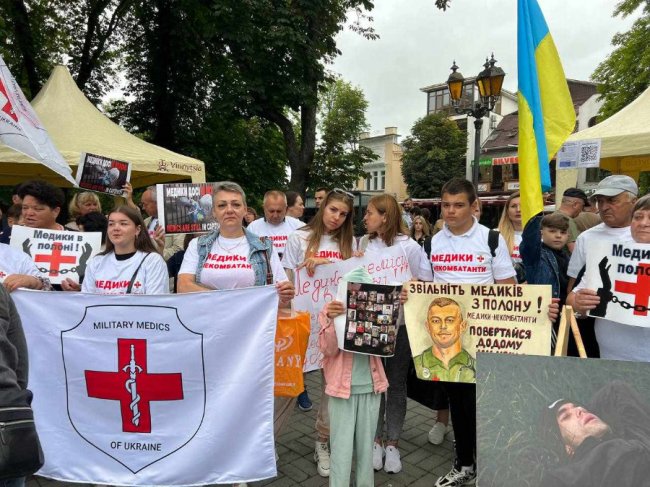 Чекає з полону: лучанка Наталія Ніколаєва півтора року добивається звільнення сина – бойового медика