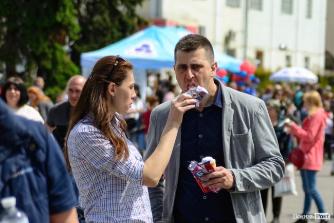 Морозива багато не буває: у Луцьку влаштували грандіозне свято найсмачніших солодощів та найяскравіших емоцій. ФОТО*