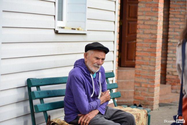 Історія дідуся з Одещини, якого знайшли на вокзалі у Луцьку: чому він безхатько при живих дітях