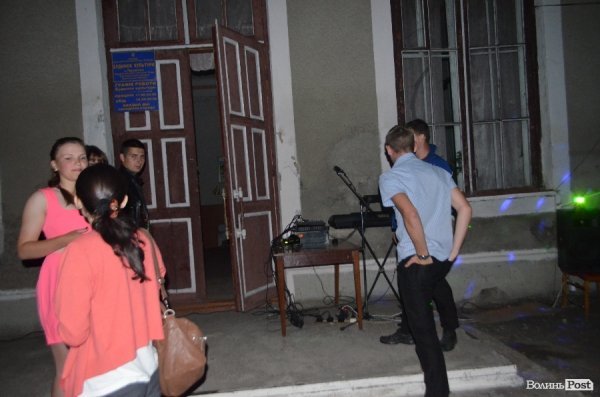 Танці, бійки, кавалери… Як святкують День Молоді у волинській глибинці. ФОТО