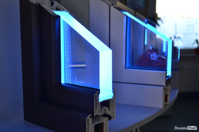 Вперше у Луцьку: вікна WINTERA  зламуватимуть і трощитимуть «грабіжники». ФОТО*