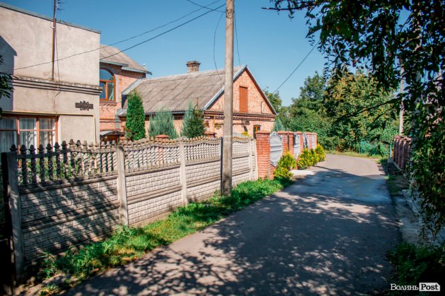 Чисте повітря та сільська тиша: за що лучани люблять Кічкарівку. ФОТО