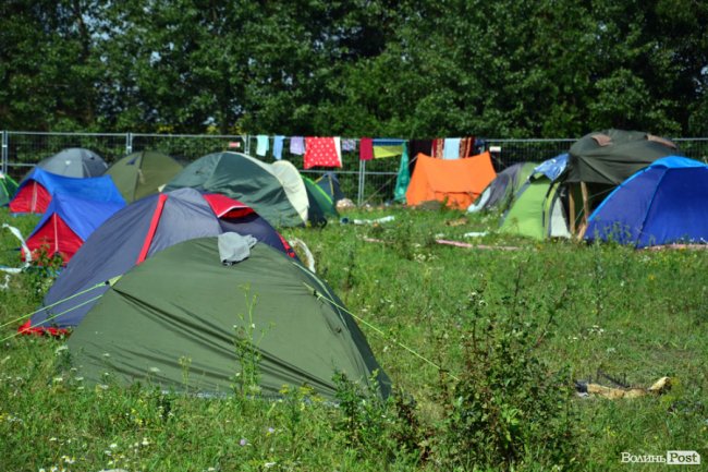 Платне наметове містечко