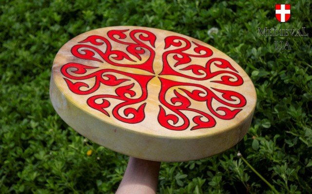 Лучанин розповів про тонкощі виготовлення автентичних шаманських бубнів. ФОТО