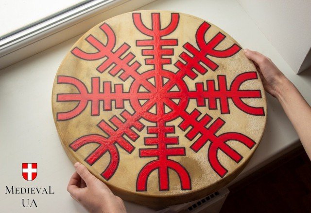 Лучанин розповів про тонкощі виготовлення автентичних шаманських бубнів. ФОТО