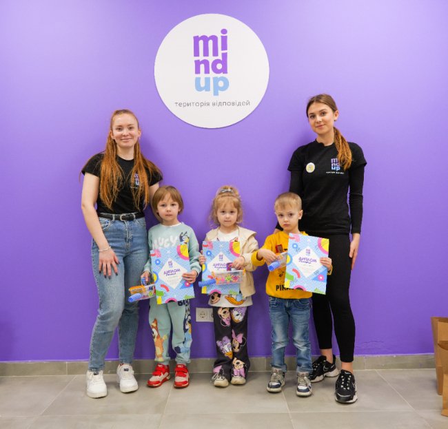 Електричний динозавр, водоспад та марсохід: у Луцьку діток навчають конструювати та створювати інженерні проєкти