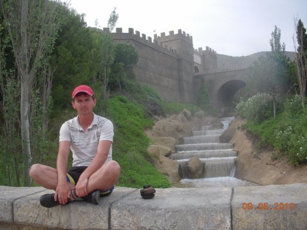 «Нотатки мандрівника» Андрія Костенка: добрі поліцейські, каталонці та siesta