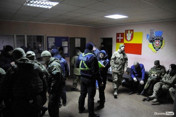 «Нічна варта»: розбиті вітрини, п‘яний «беркут» та порізані дівчата