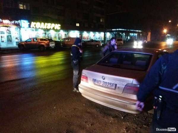 «Нічна варта»: стриптиз у поліції, закривавлений чоловік та бенефіс п'яних водіїв