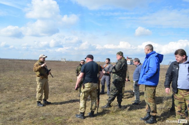 Важко в навчанні – легко в бою: на Волині - «вогневий» вишкіл загонів тероборони