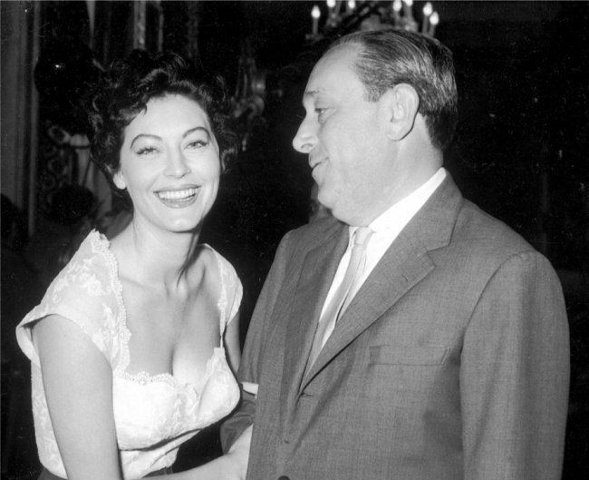 Ава Гарднер та Михайло Вашинський під час зйомок фільму «Босонога графиня», 1954 