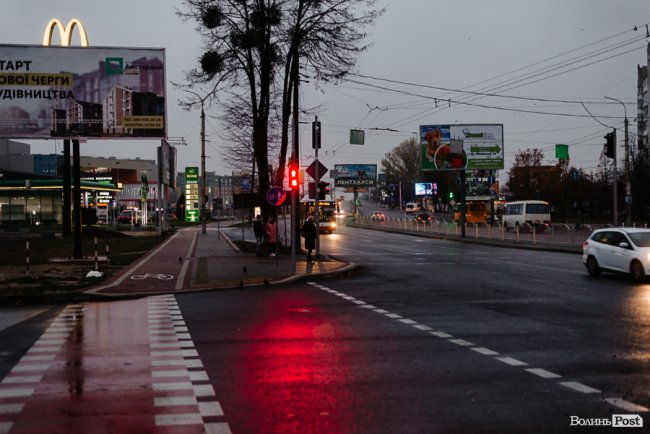 На «своїх двох»: речниця прокуратури 2 роки не їздить Луцьком ні маршрутками, ні тролейбусами