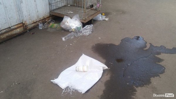 «Такой бриллиант – в таком навозе», або Що думають туристи про сусідство Луцького замку з Центральним ринком