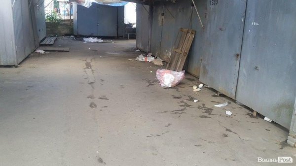 «Такой бриллиант – в таком навозе», або Що думають туристи про сусідство Луцького замку з Центральним ринком