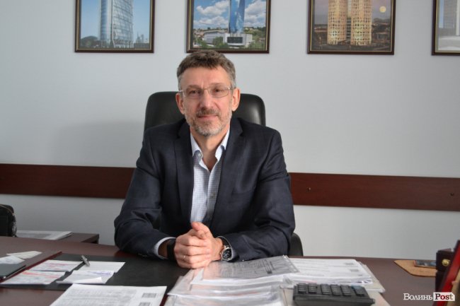 Вперше у Луцьку: вікна WINTERA  зламуватимуть і трощитимуть «грабіжники». ФОТО*