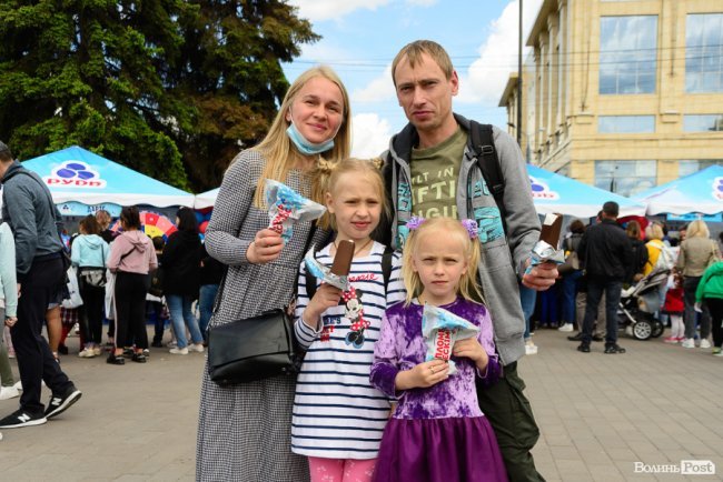 Морозива багато не буває: у Луцьку влаштували грандіозне свято найсмачніших солодощів та найяскравіших емоцій. ФОТО*