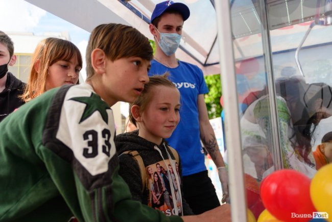 Морозива багато не буває: у Луцьку влаштували грандіозне свято найсмачніших солодощів та найяскравіших емоцій. ФОТО*