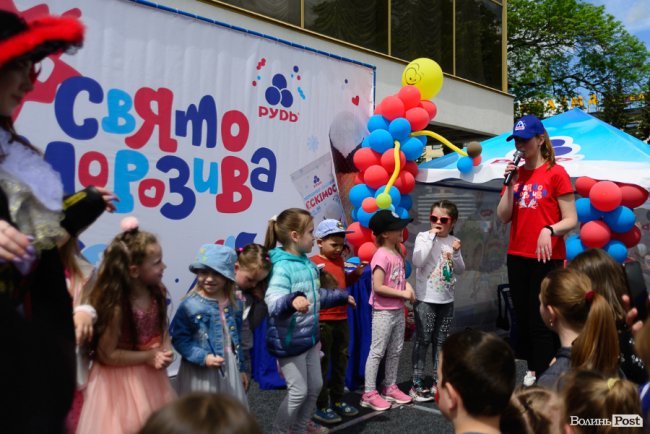 Морозива багато не буває: у Луцьку влаштували грандіозне свято найсмачніших солодощів та найяскравіших емоцій. ФОТО*