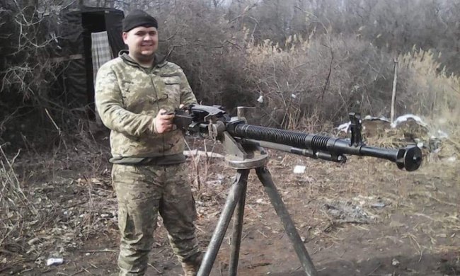 Андрій хотів повернутися з війни і вивісити височезний прапор, щоб «с*ки бачили, що тут патріот живе». БАТЬКО ГЕРОЯ