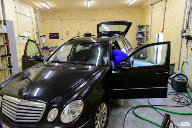 Майже стерильне авто: у Луцьку працює потужна автохімчистка «Торнадо»*