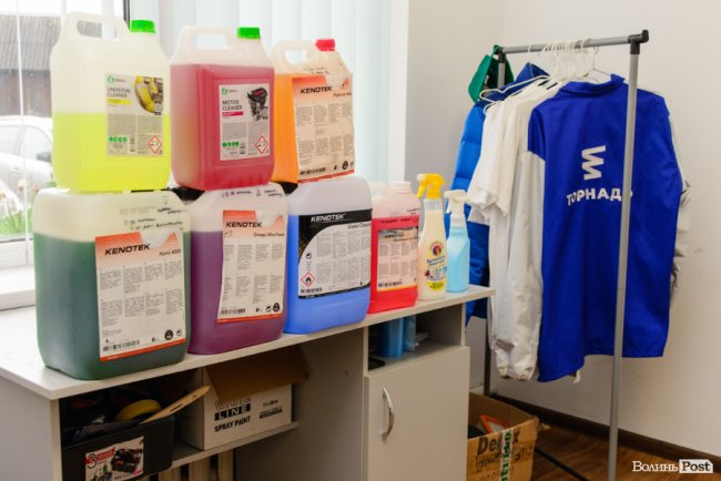 Майже стерильне авто: у Луцьку працює потужна автохімчистка «Торнадо»*